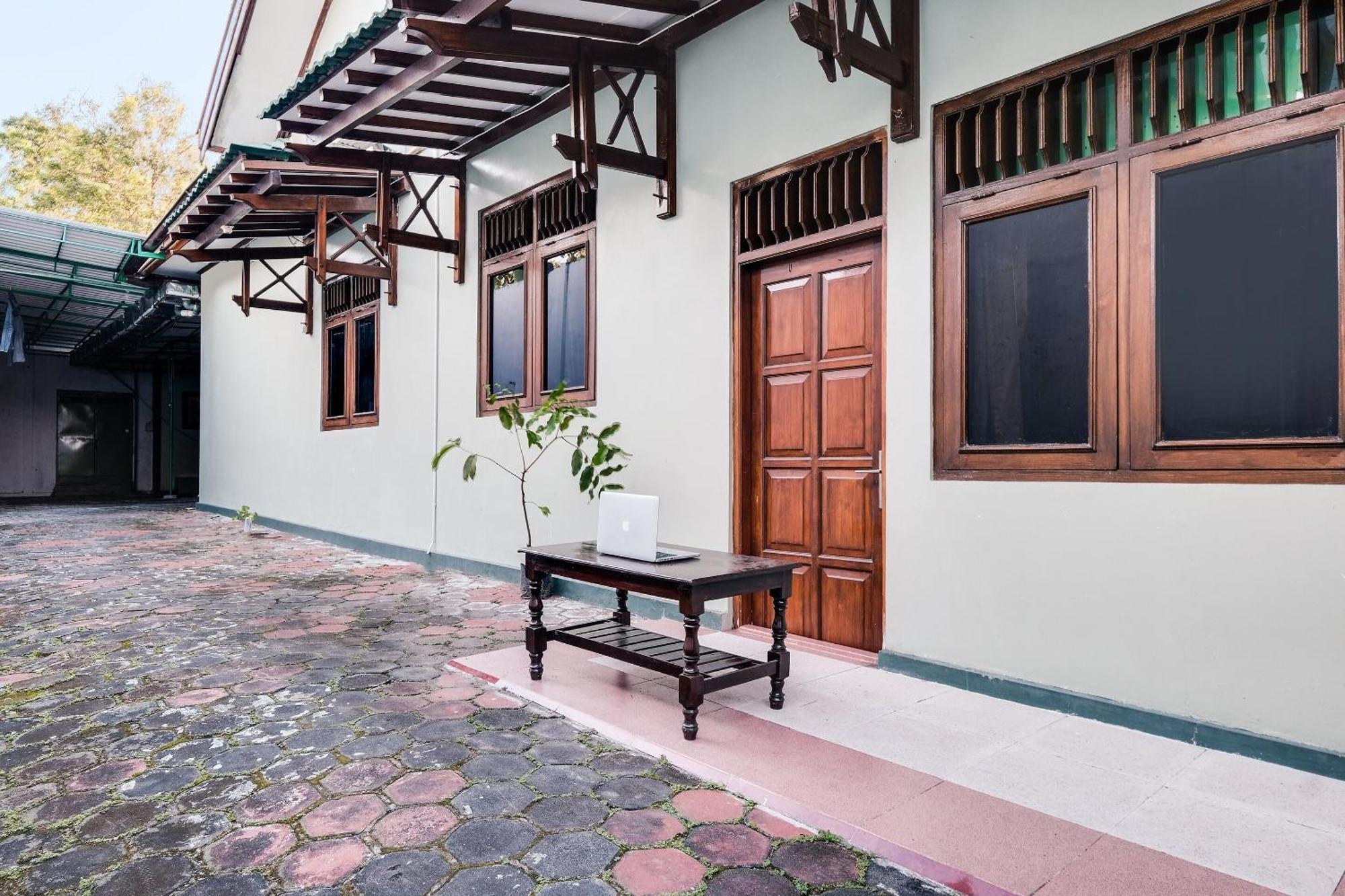 Pedes Spot On 92068 Pudja Kesuma Homestay Syariah Yogyakarta מראה חיצוני תמונה