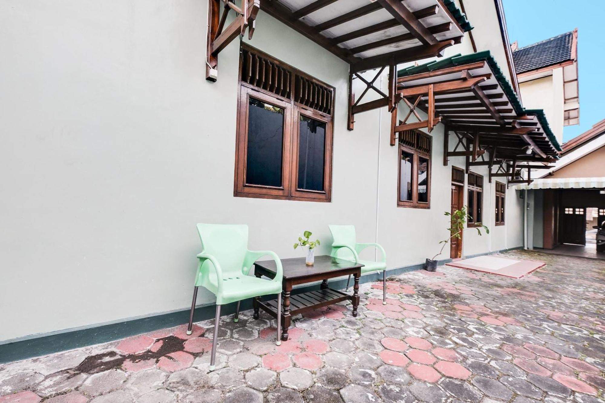 Pedes Spot On 92068 Pudja Kesuma Homestay Syariah Yogyakarta מראה חיצוני תמונה